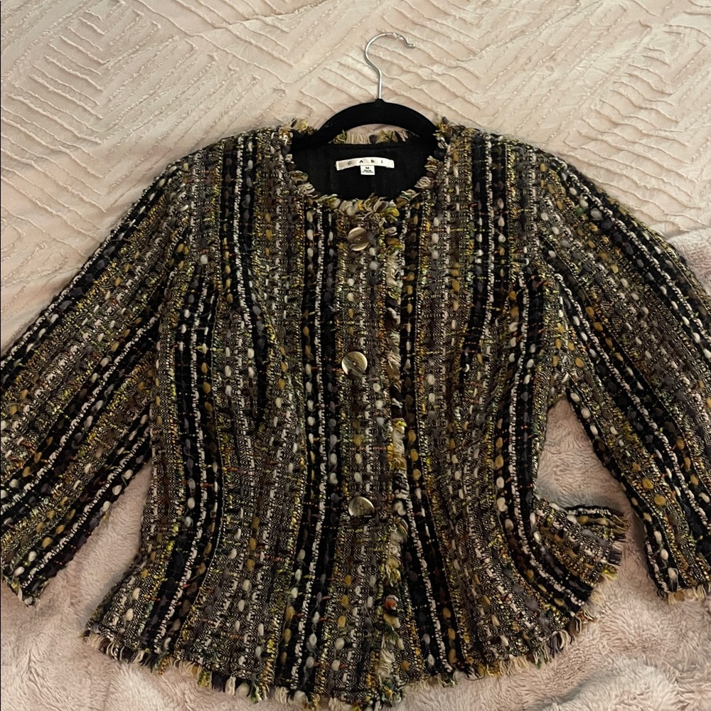 CABI- Beautiful cropped blazer in size Medium